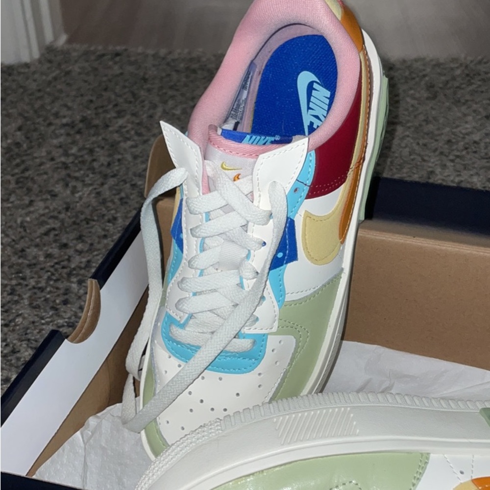 Nike Air Force 1 - Picture 2 of 5